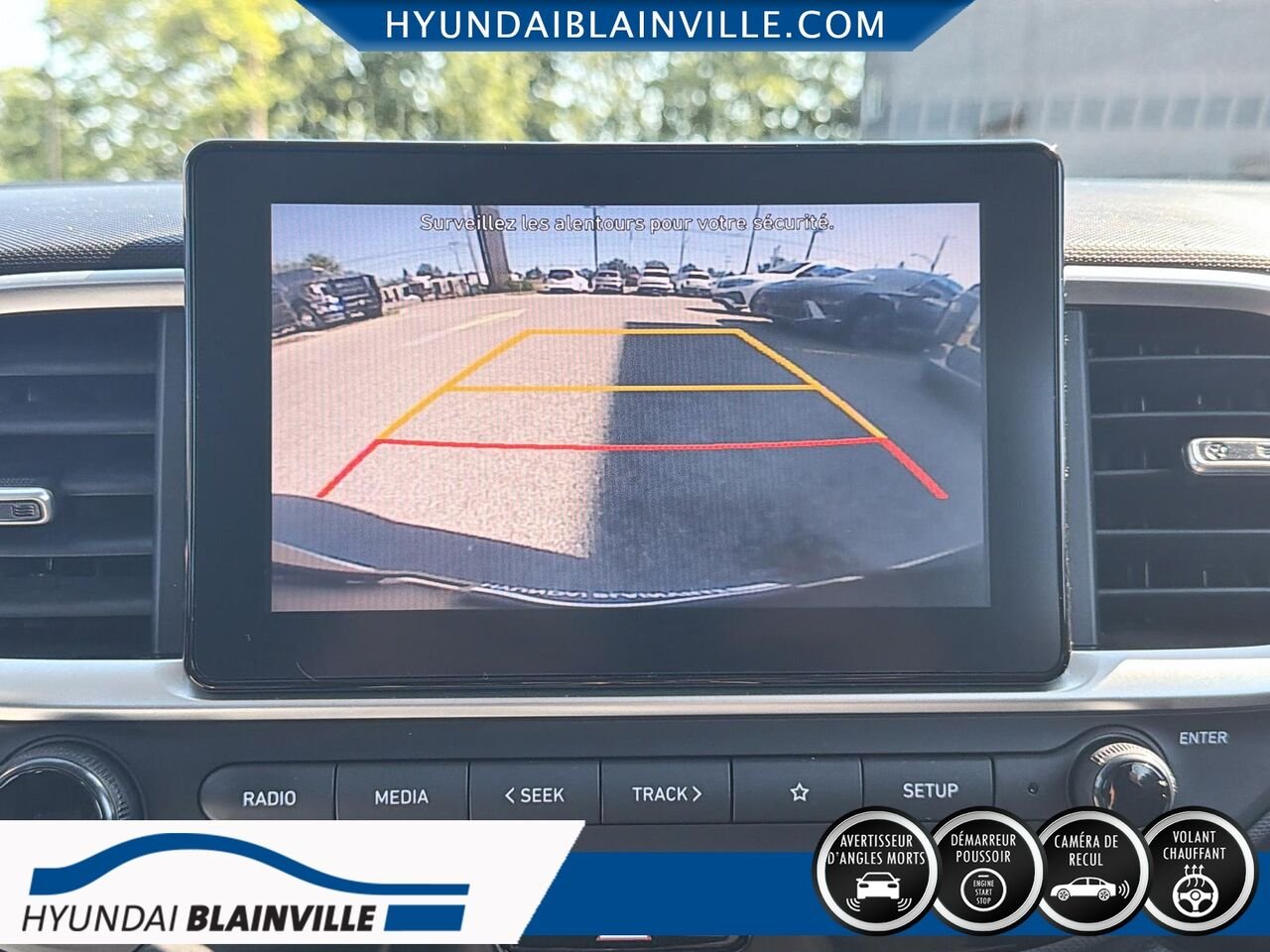 2022 Hyundai Venue White Blainville - photo #18