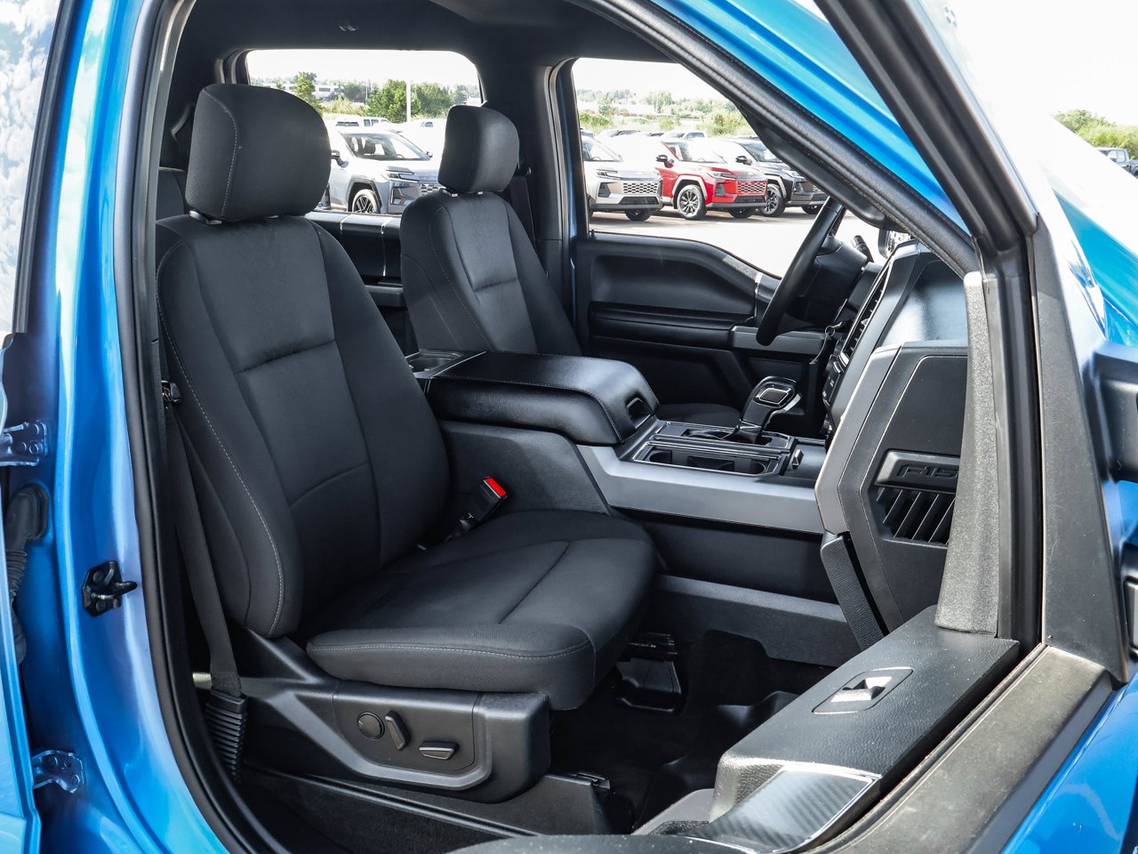2020 Ford F-150 XLT 4WD SuperCrew 5.5' Box Blue Sherwood Park - photo #14