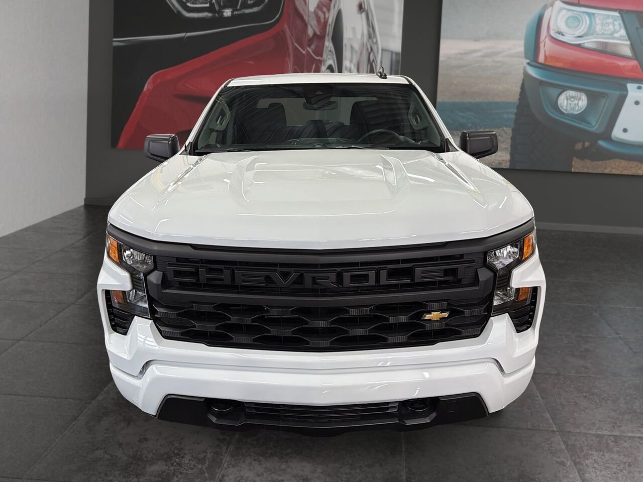 CHEVROLET Silverado 1500 PERSONNALISÉE 2026 BLANC SOMMET Saint-Hyacinthe - photo #1