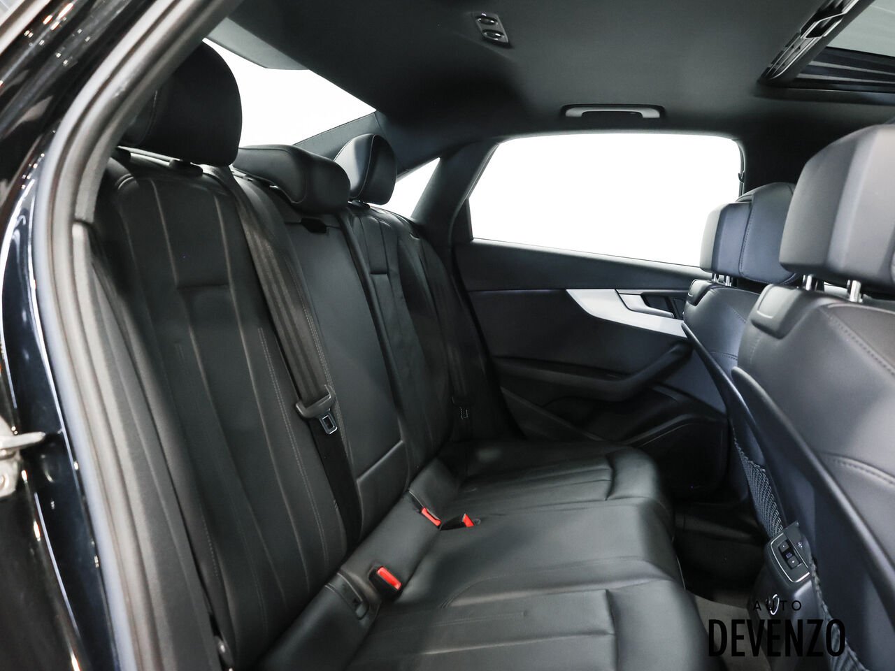 2019 Audi berline A4 Black Saint-Eustache - photo #10