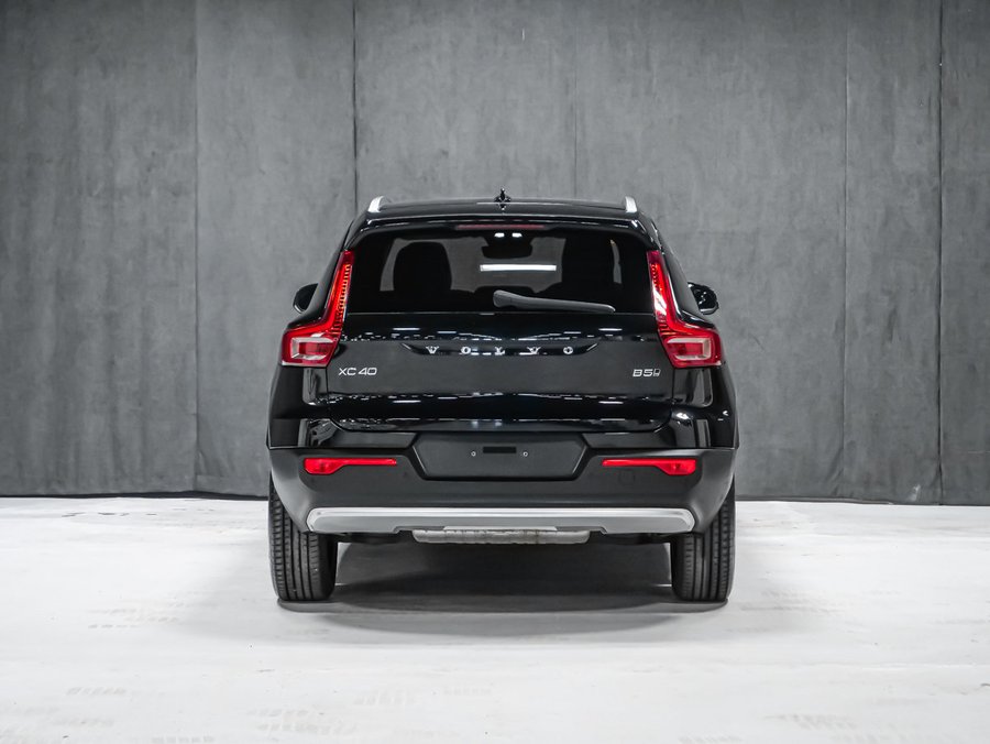 2024 Volvo XC40 B5 PLUS BRIGHT Black