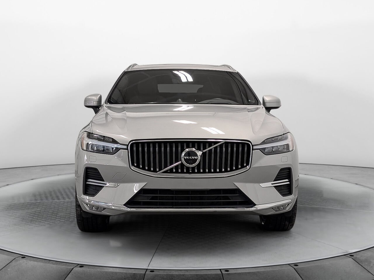 VOLVO XC60 Ultimate Bright Theme AWD Toit Pano Sièges Chauffants 2023 Gris Sherbrooke - photo #1