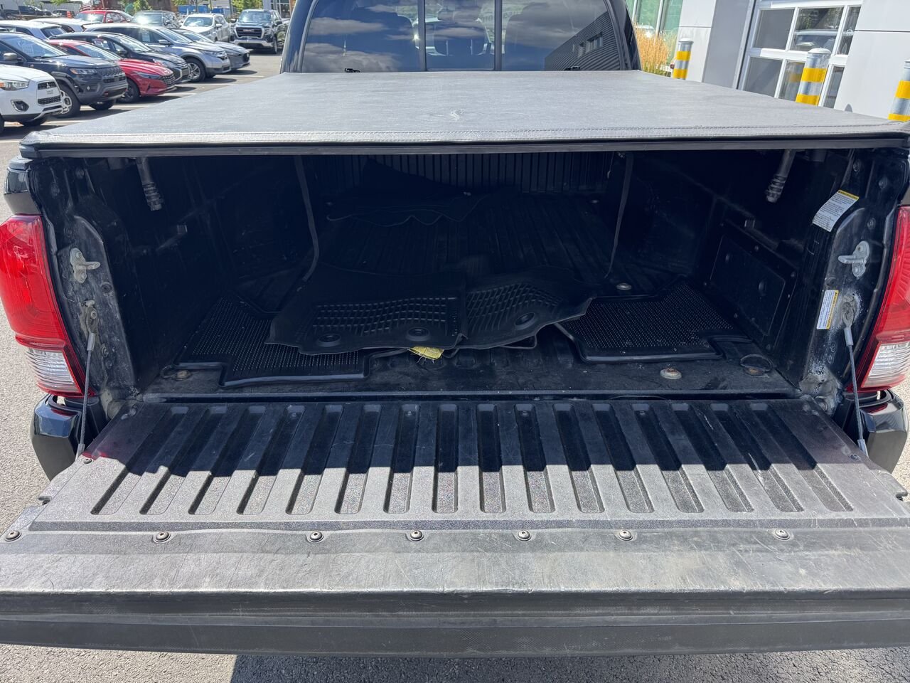 Toyota Tacoma 2023 Noir Saint-Eustache - photo #6