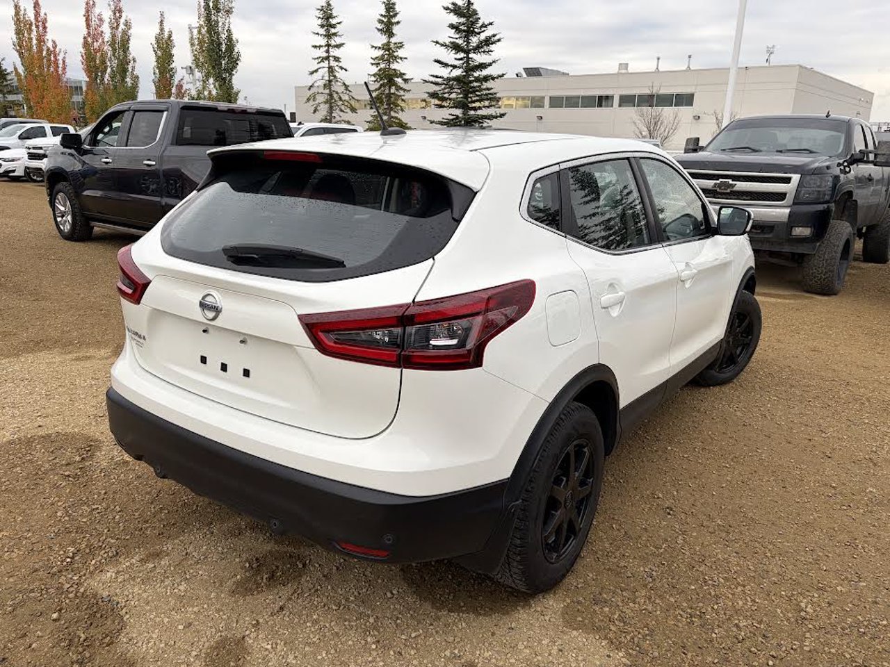 2021 Nissan Qashqai FWD S CVT White Sherwood Park - photo #4