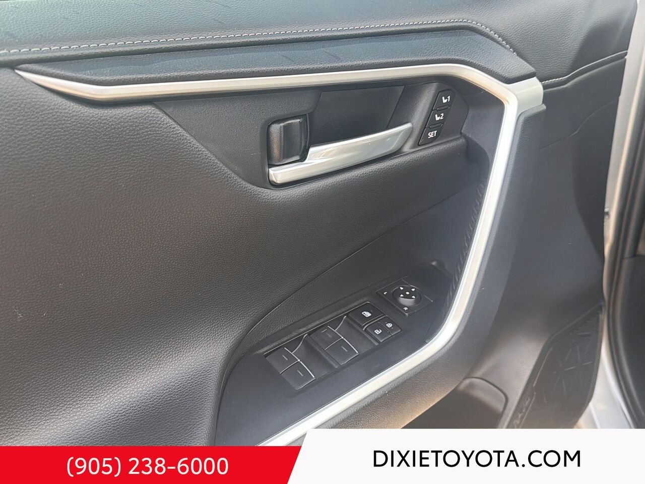 2023 Toyota RAV4 Hybrid Limited AWD / CLEAN CARFAX / HEATED AND VENTILATED SEATS / MOONROOF / ALLOY WHEELS / CARPLAY AND ANDROID AUTO Silver Mississauga - photo #7