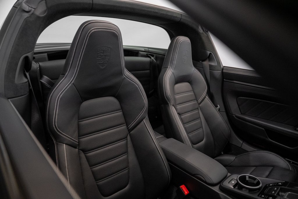 2026 Porsche 911 Green Saint-Eustache - photo #33