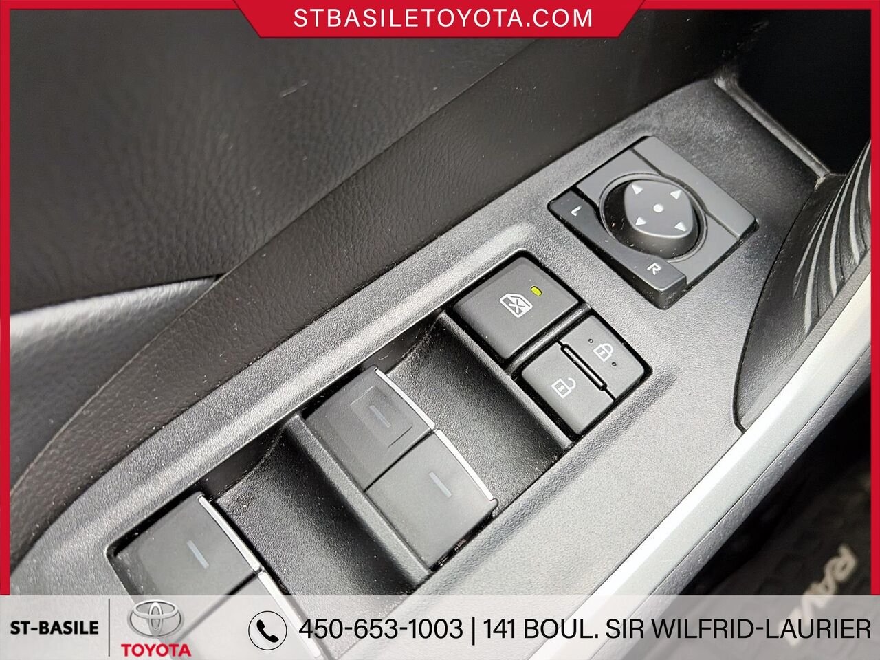 Toyota RAV4 Hybride 2023 Bleu heliographique Saint-Basile-le-Grand - photo #14