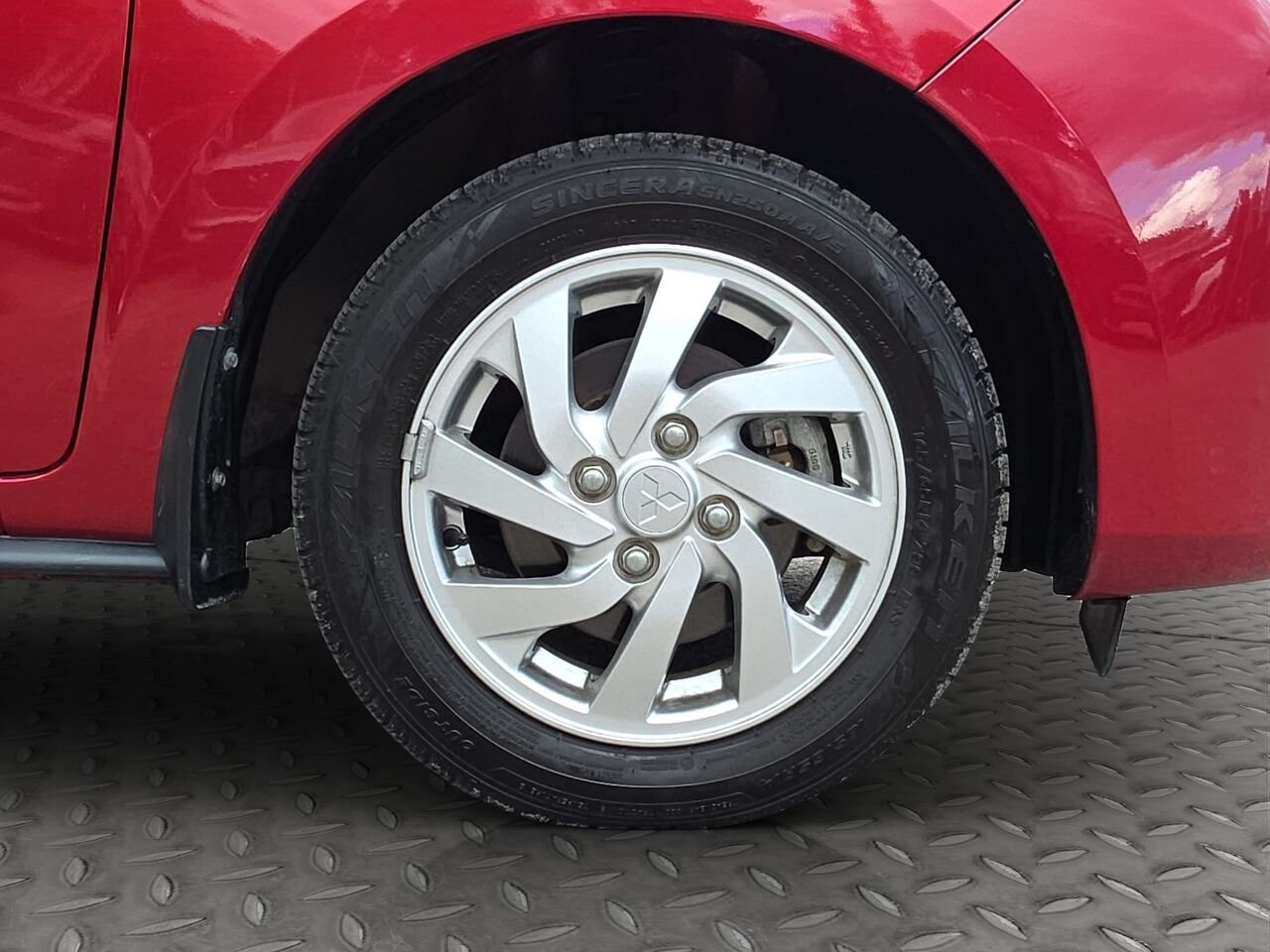 Mitsubishi Mirage 2024 Rouge Val-David - photo #27