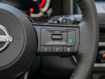 2025 Nissan Rogue 2-Tone Champagne Silver Metallic Blainville - photo #14