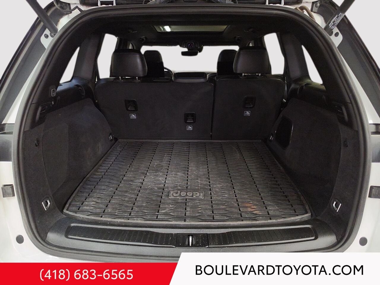 2022 Jeep Grand Cherokee 99505A-120 | TRAILHAWK 4XE, 4X4 White Québec - photo #30