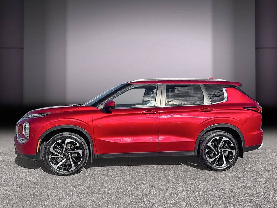 2023 Mitsubishi Outlander SEL Black