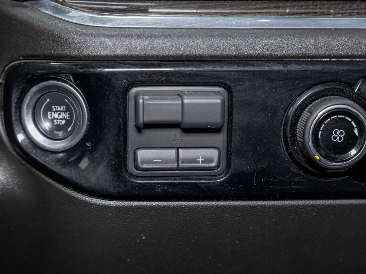 Chevrolet Silverado 2500HD LT CREW 4X4 V8 *NAV* BEDLINER CARPLAY *PNBV 9900* 2024 Gris Saint-Jérôme - photo #23