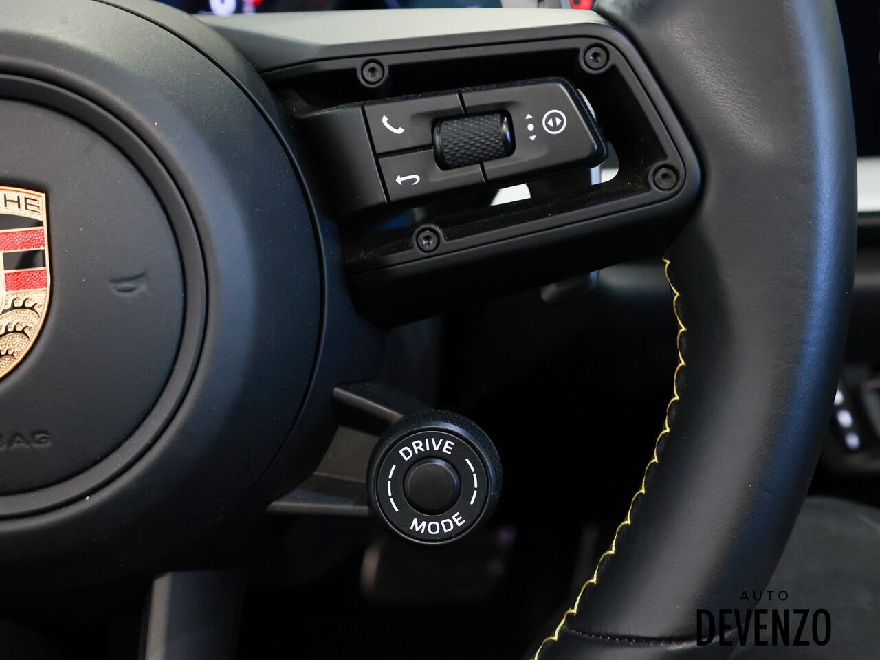 2023 Porsche 911 Grey Saint-Eustache - photo #18