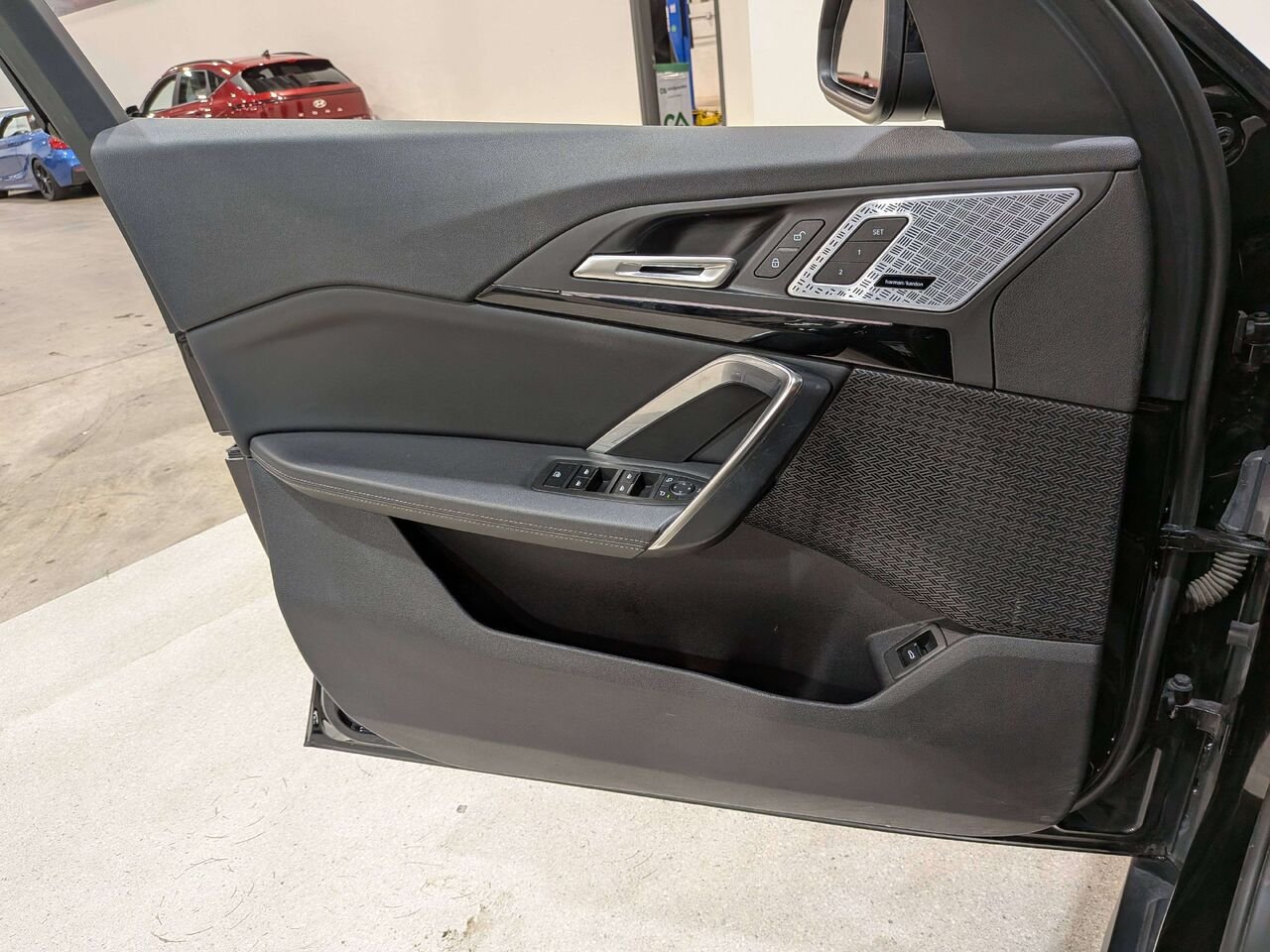 2024 BMW X1 xDrive28i Sports Activity Vehicle Black Val-David - photo #32