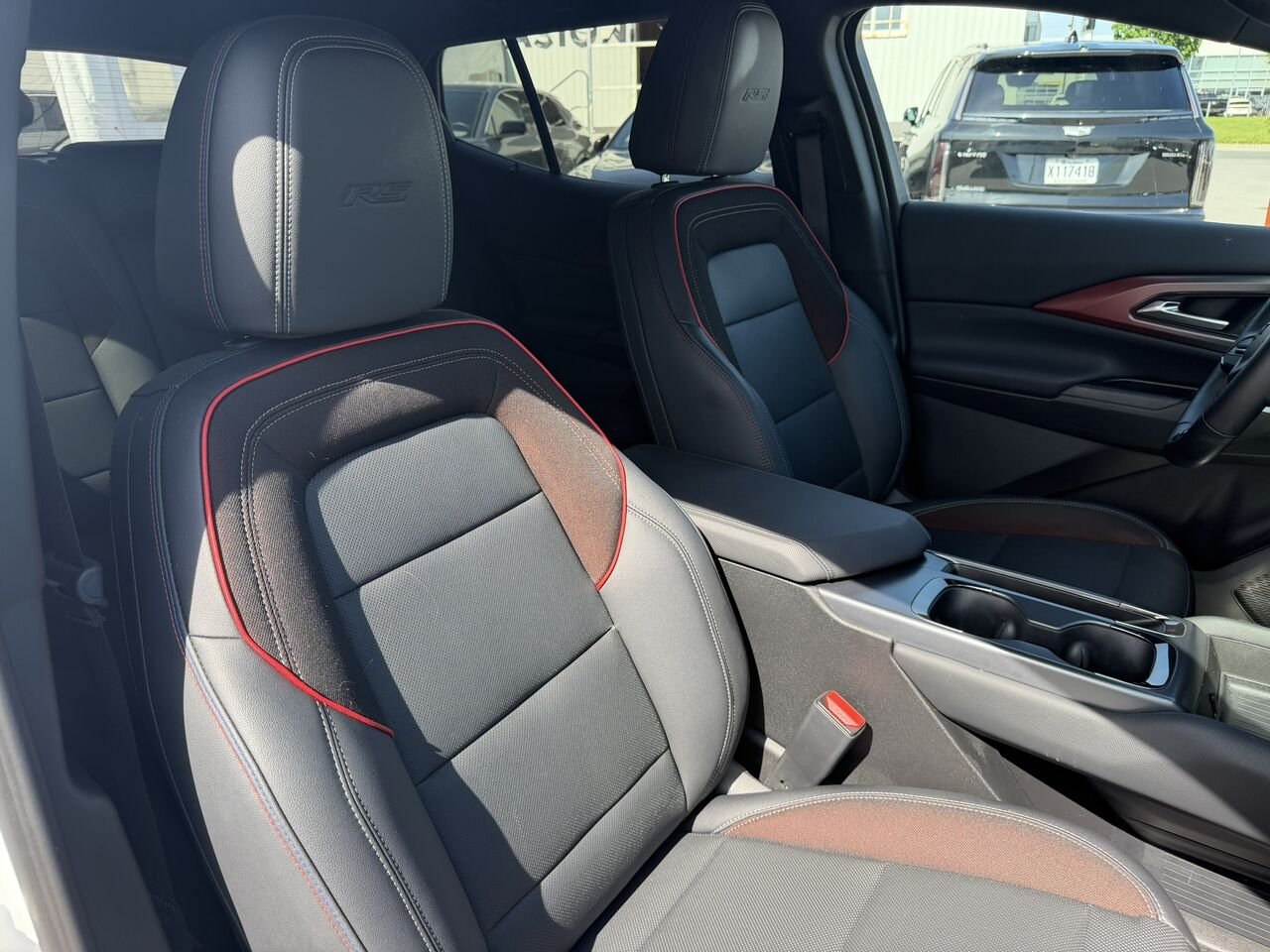 2024 Chevrolet Equinox EV 2RS White Laval - photo #18