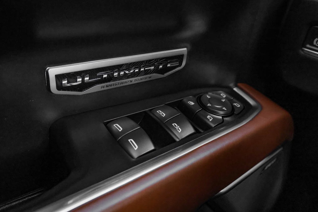 2025 GMC Sierra 1500 4WD Crew Cab 147 Denali Ultimate Grey Sherwood Park - photo #16