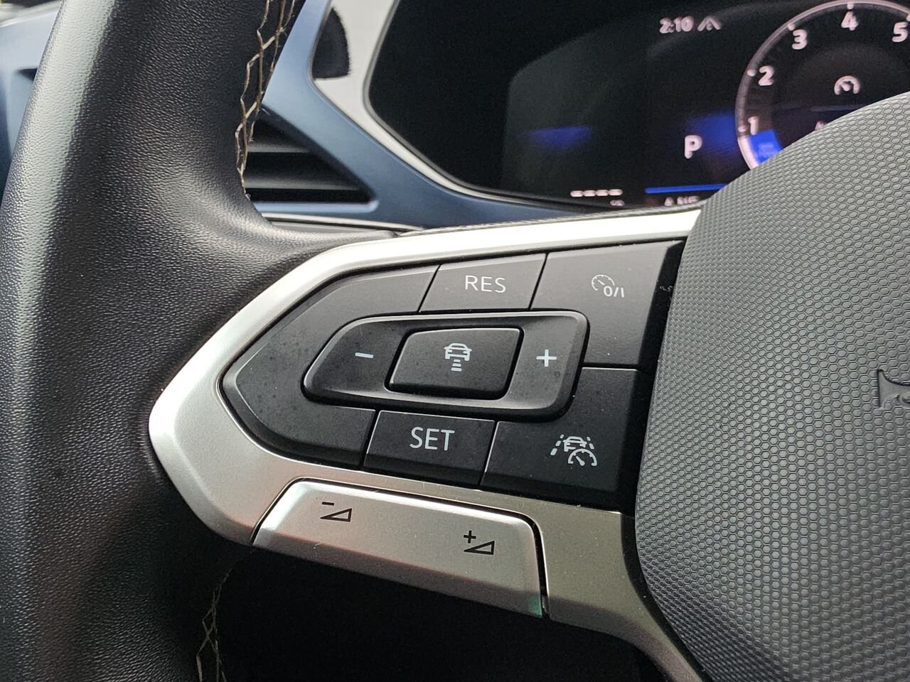 Volkswagen Taos Comfortline 2024 Gris Val-David - photo #16