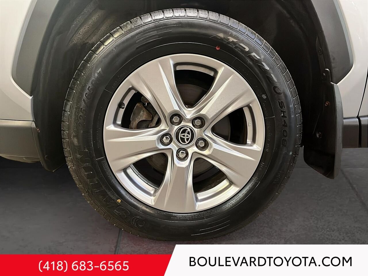 Toyota RAV4 100292A-70 | HYBRIDE, LE, AWD 2022 Argent Québec - photo #6