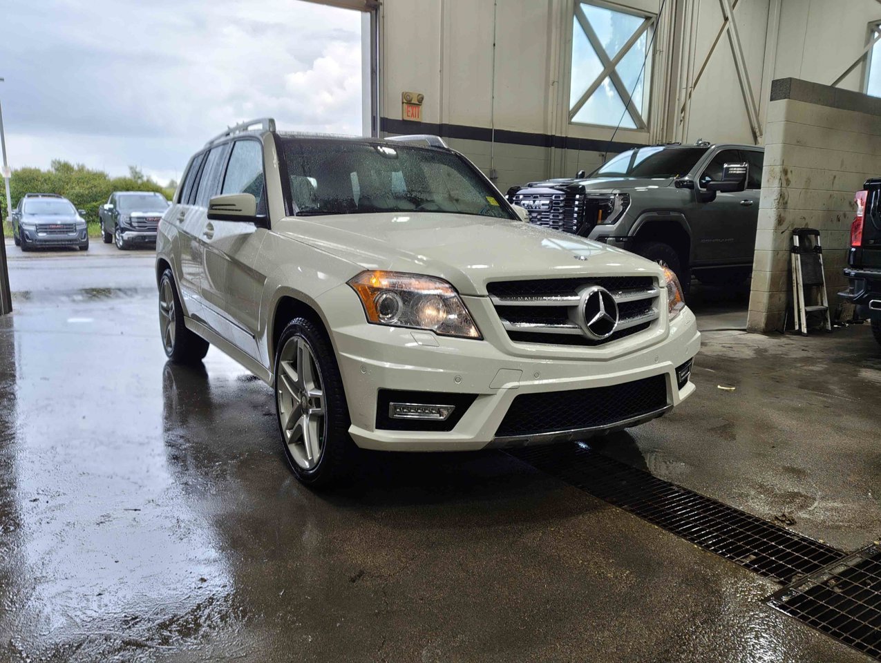 2012 Mercedes-Benz GLK-Class 4MATIC 4dr GLK 350 White Sherwood Park - photo #2