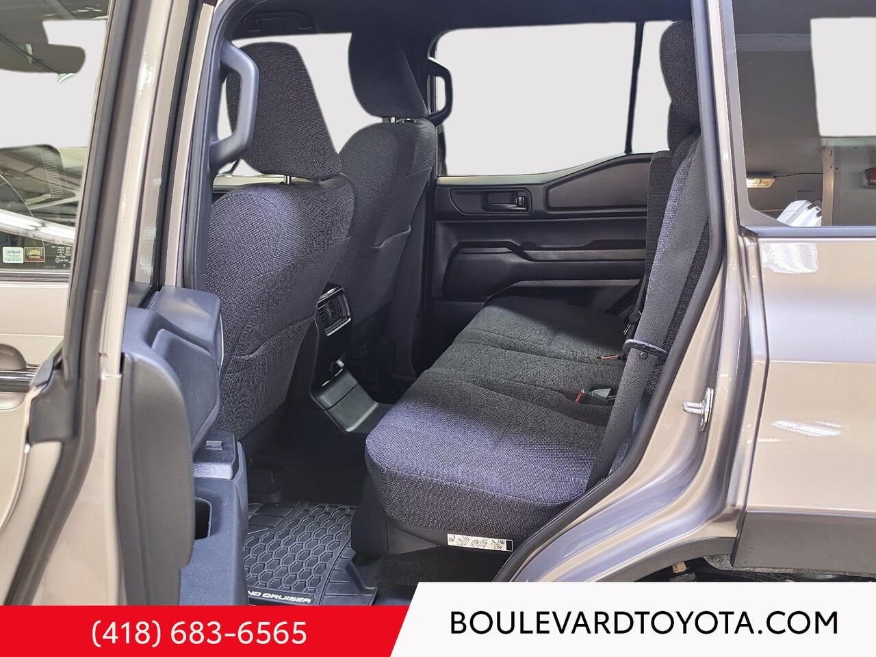 Toyota Land Cruiser 100300A-80 | 1958 2024 Gris Québec - photo #20