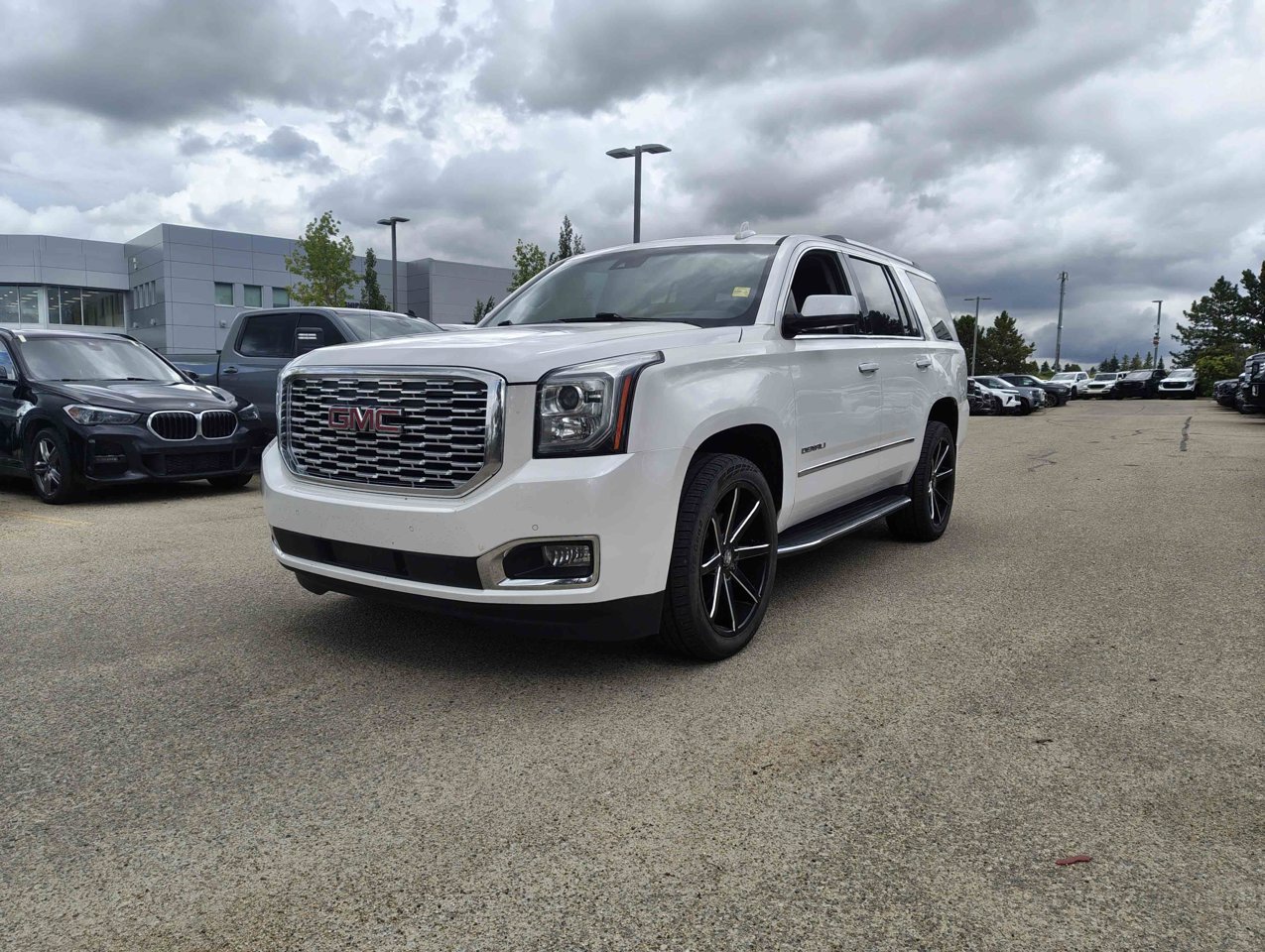2018 GMC Yukon 4WD 4dr Denali White Sherwood Park - photo #3