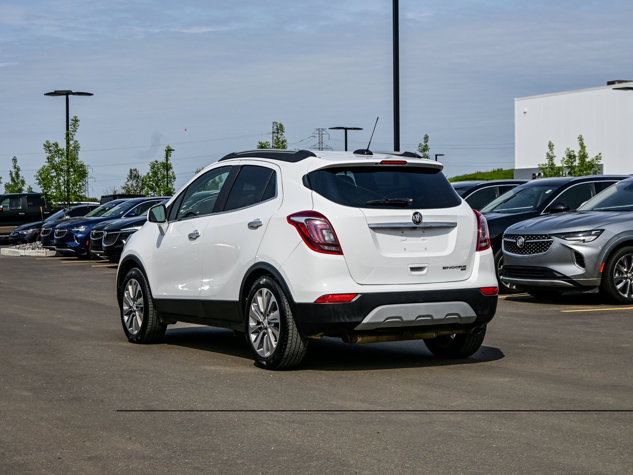 2020 Buick Encore AWD 4dr Preferred White Sherwood Park - photo #10