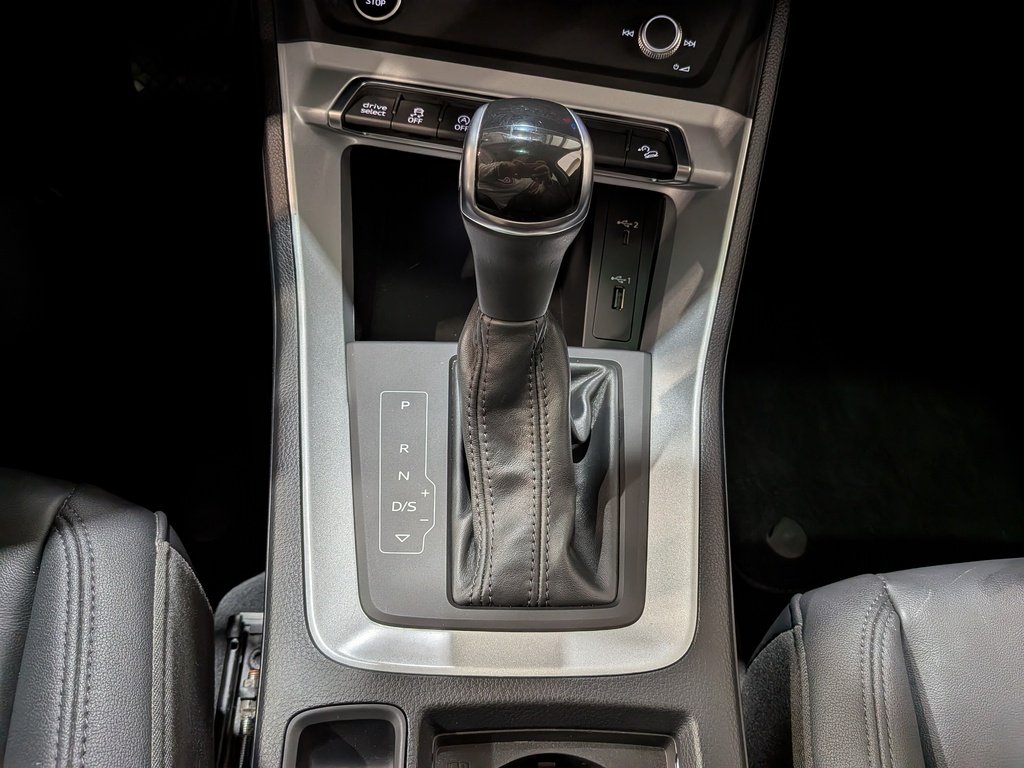 2021 Audi Q3 Progressiv 45 TFSI quattro Black Val-David - photo #26