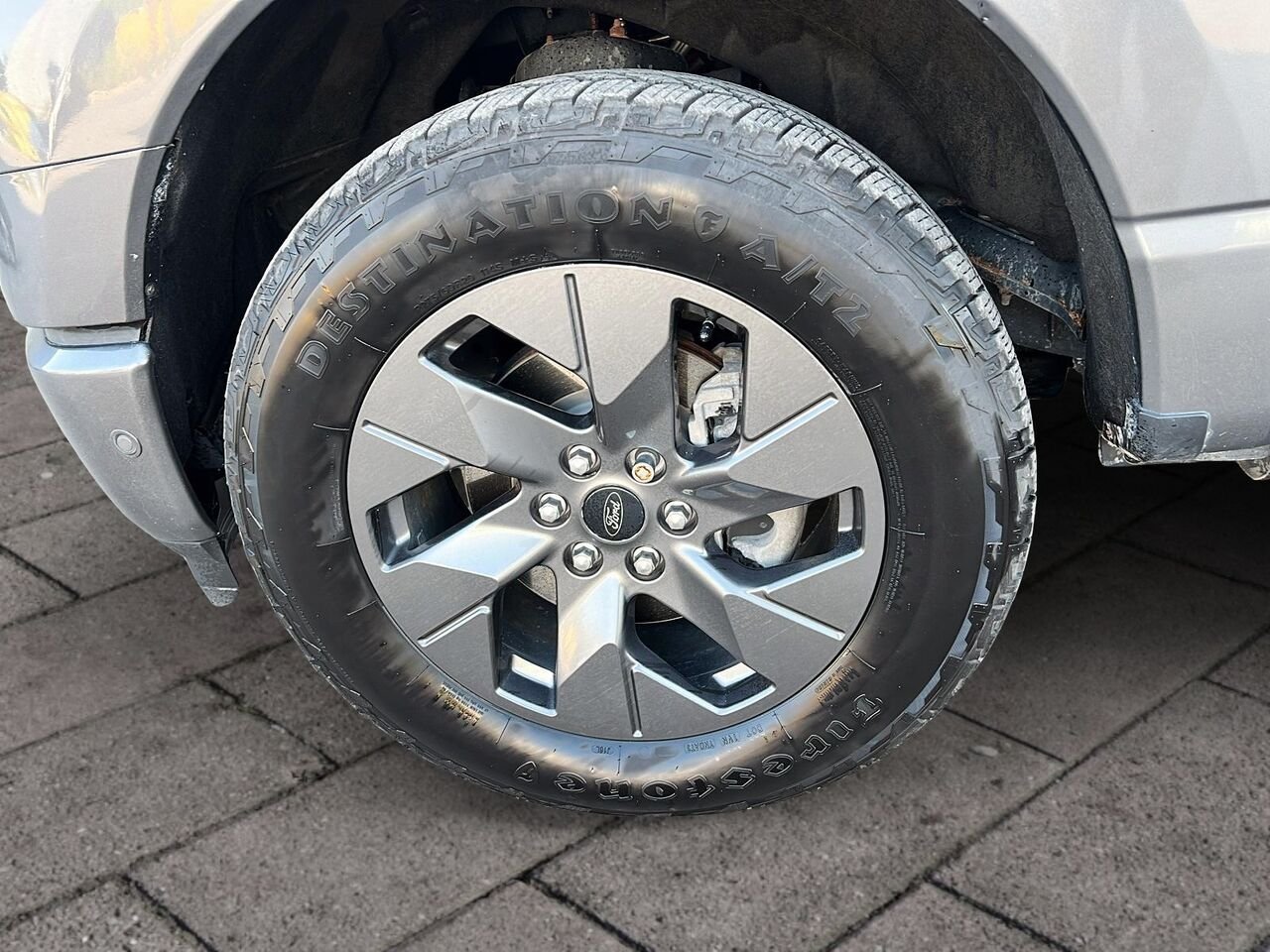 2023 Ford F-150 Lightning LARIAT STANDARD RANGE Grey Québec - photo #6