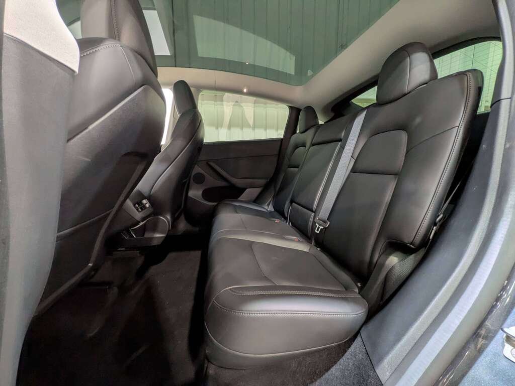 Tesla Model Y RWD 2023 Gris Val-David - photo #12