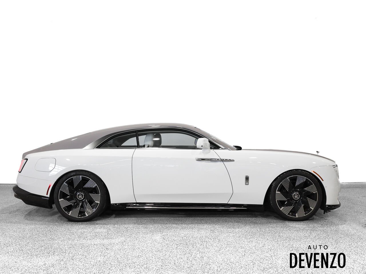 Rolls-Royce Spectre 2024 Blanc Saint-Eustache - photo #1