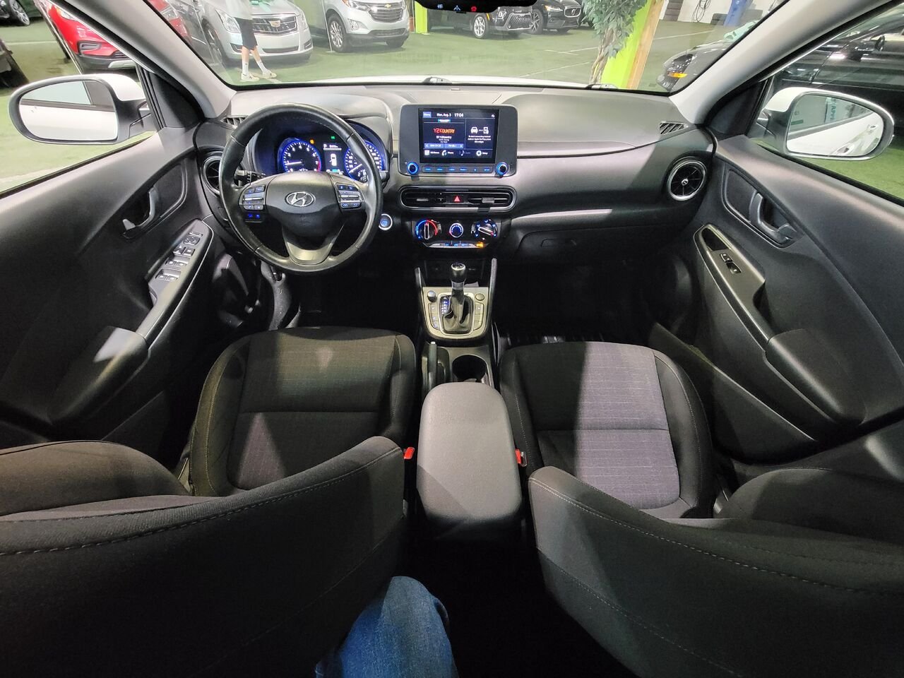 2022 Hyundai Kona White  - photo #18