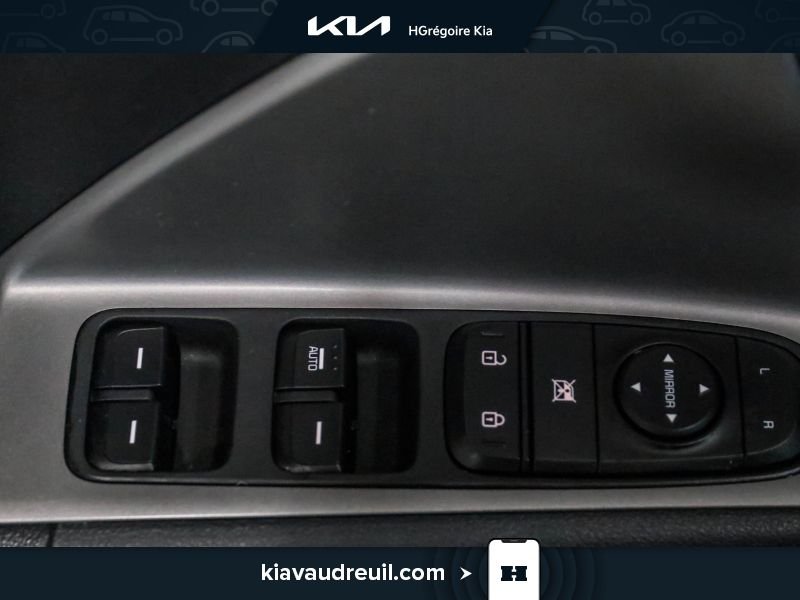 2022 Kia Niro White Saint-Eustache - photo #10