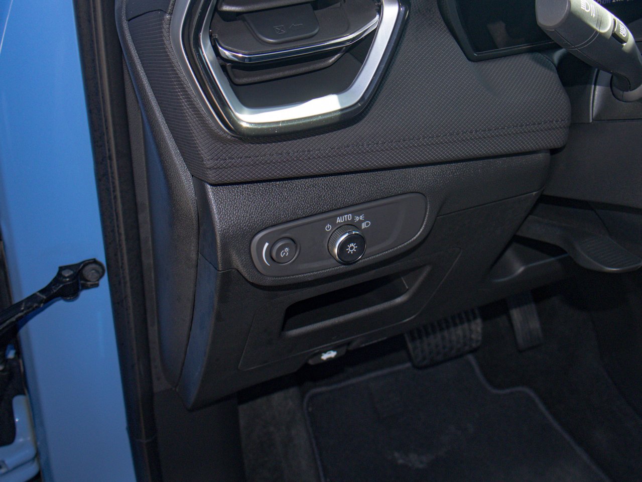 2024 Chevrolet Trailblazer AWD 4dr LS Blue Sherwood Park - photo #20