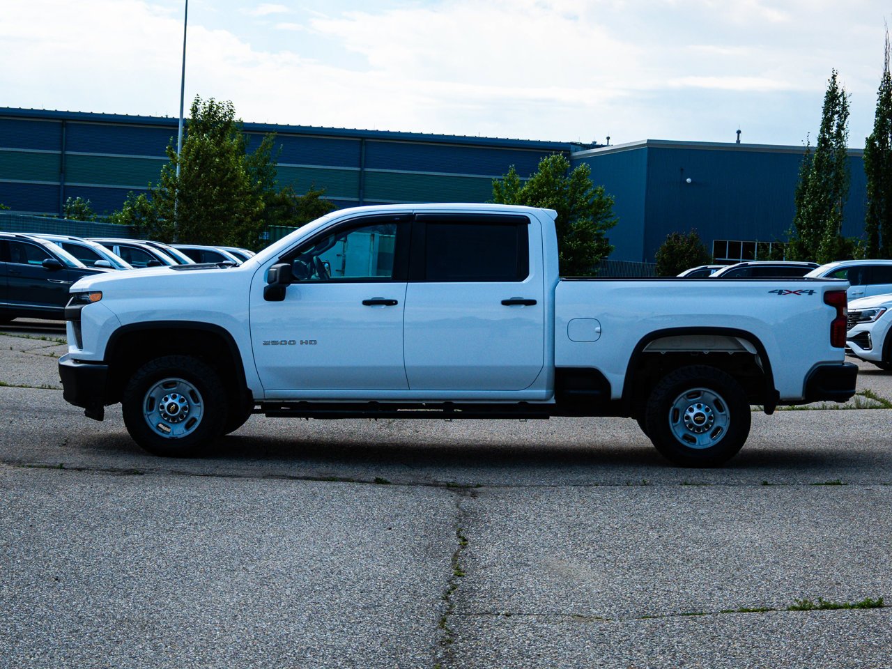 2022 Chevrolet Silverado 2500HD 4WD Crew Cab 159 Work Truck White Sherwood Park - photo #9