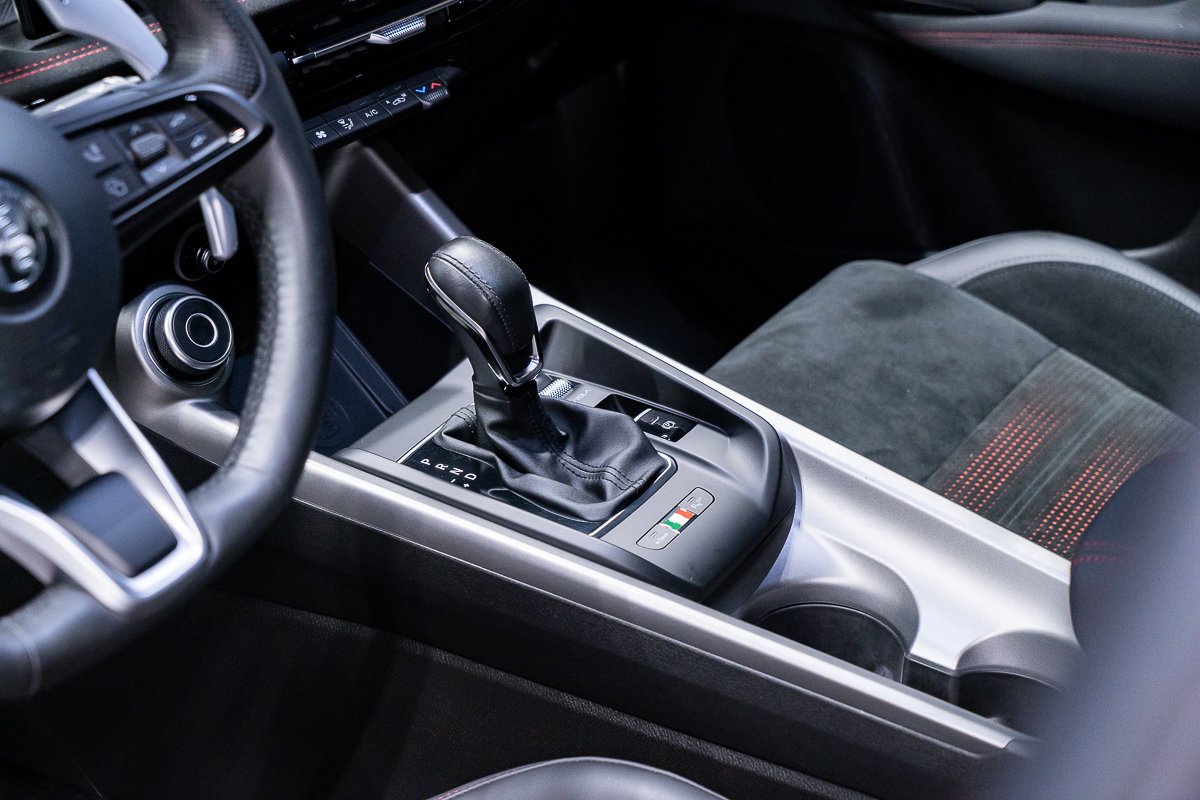 2024 Alfa Romeo Tonale VELOCE PHEV TOIT OUVRANT ACTIVE ASSIST Red Montreal - photo #10