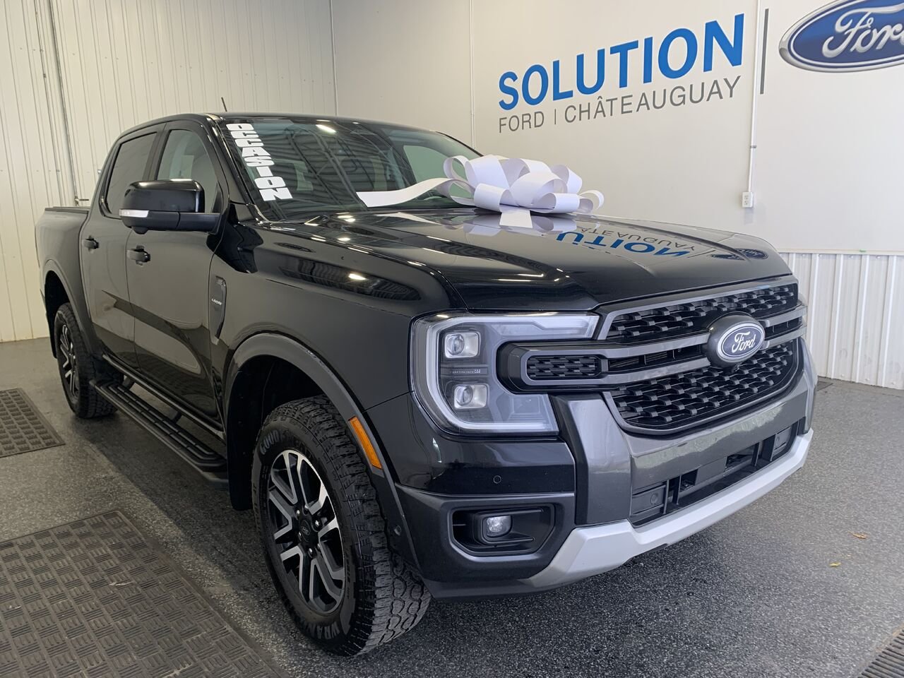 Ford RANGER LARIAT SUPERCREW 4WD LARIAT cabine SuperCrew 4RM caisse de 5 pi 2024 Noir Châteauguay - photo #4