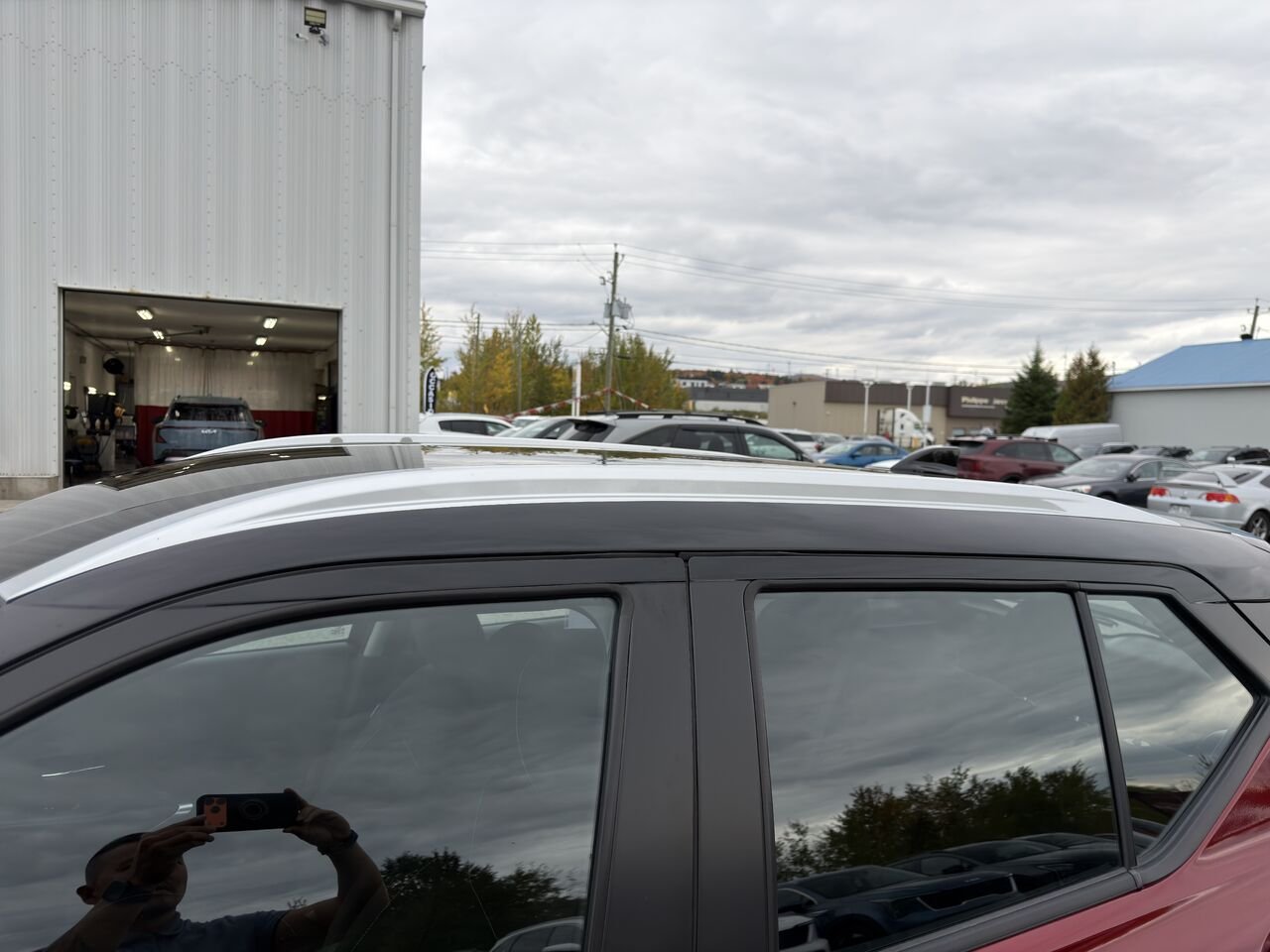 2021 Nissan Kicks Red Thetford Mines - photo #9
