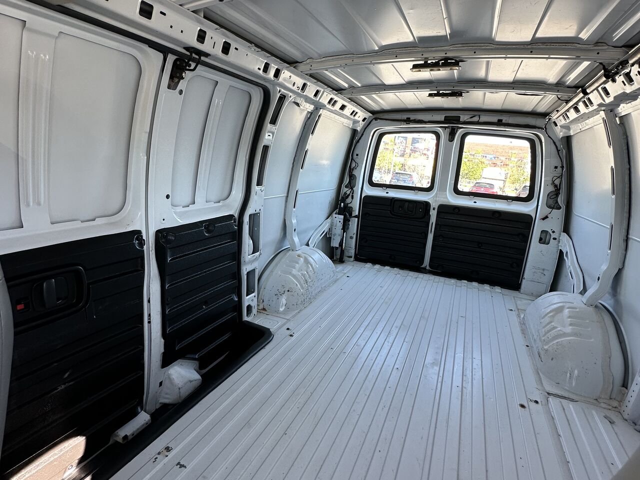2022 CHEVROLET EXPRESS G2500 Traction arrière 2500 135 po White Gatineau - photo #13