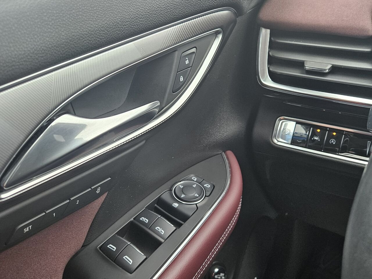 Buick Envision Tourisme sport 4 portes TI 2024 Blanc Thetford Mines - photo #12