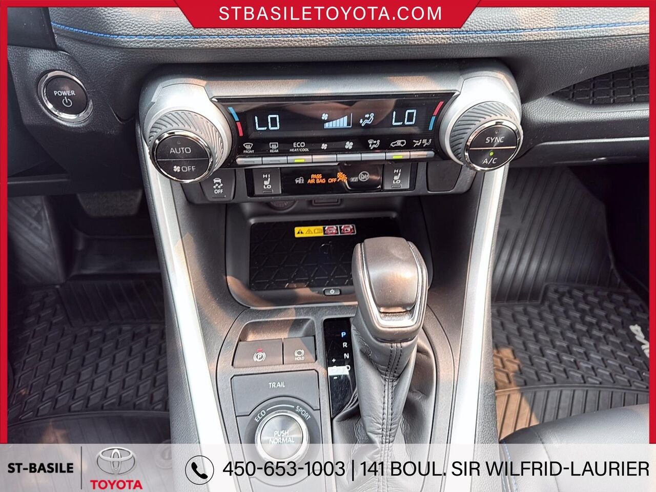 2023 TOYOTA RAV4 Hybrid Silver Sky Metallic with Black Roof Saint-Basile-le-Grand - photo #16