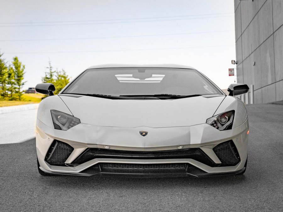 2017 Lamborghini Aventador 2017 White