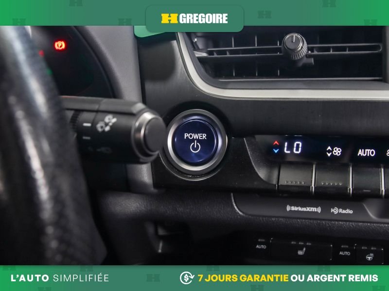 Lexus UX 2020 Blanc Blainville - photo #15