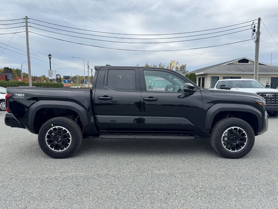 2026 Toyota Tacoma Double Cab 4x4 BA emp. court Black