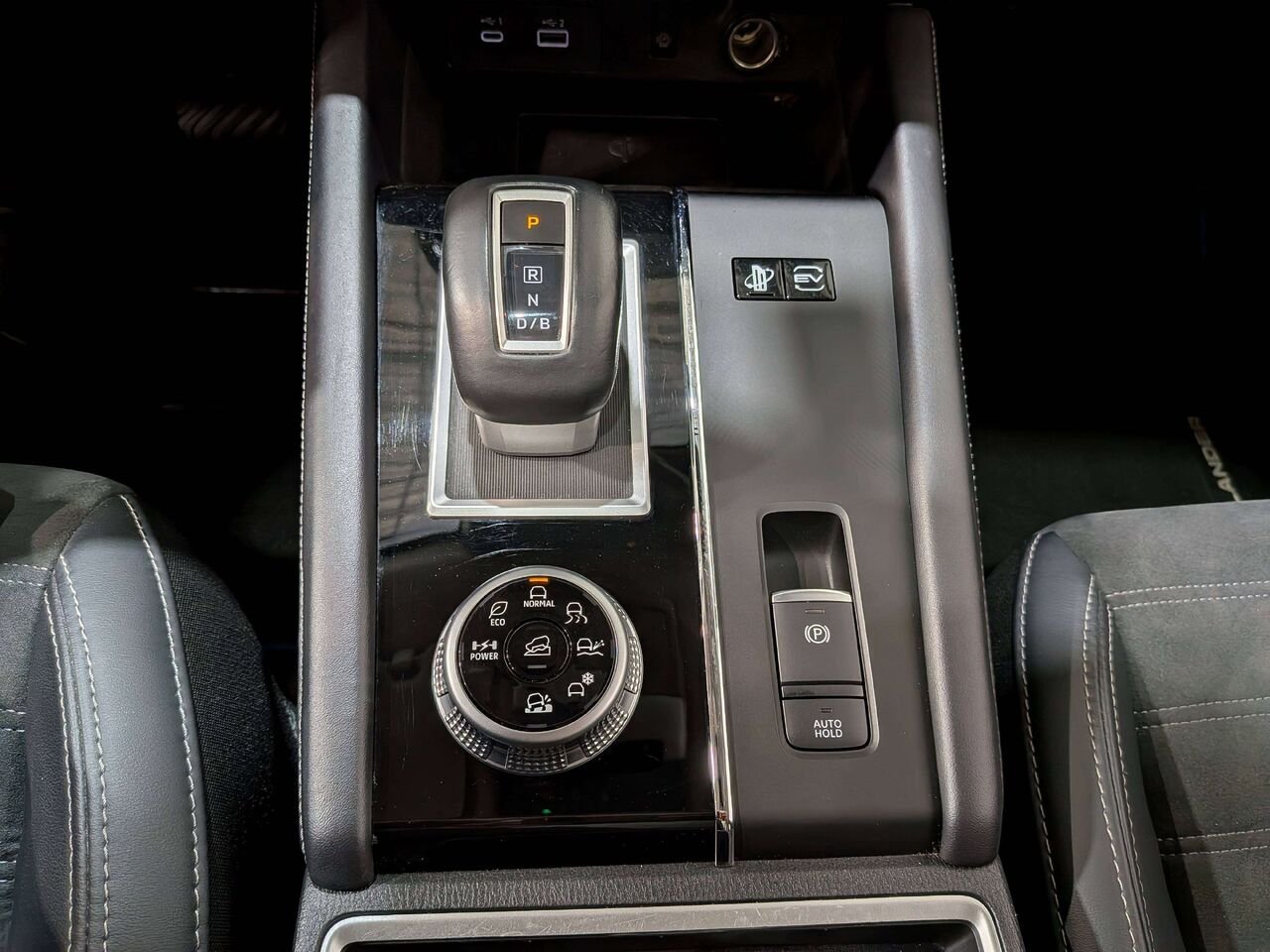 Mitsubishi Outlander PHEV 2025 Blanc Val-David - photo #30