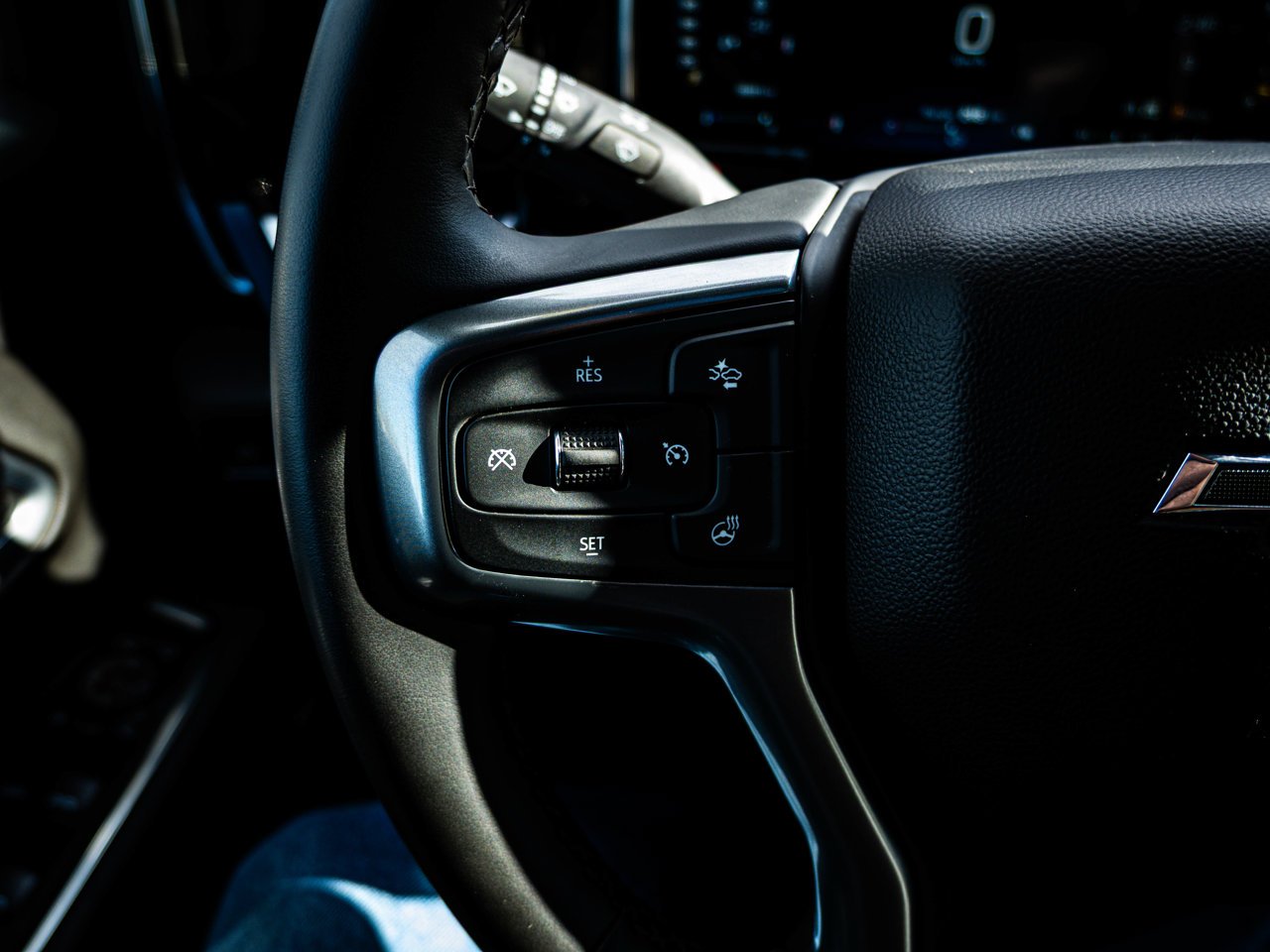 2026 Chevrolet Silverado 3500HD 4WD Crew Cab 159 LTZ White Sherwood Park - photo #25