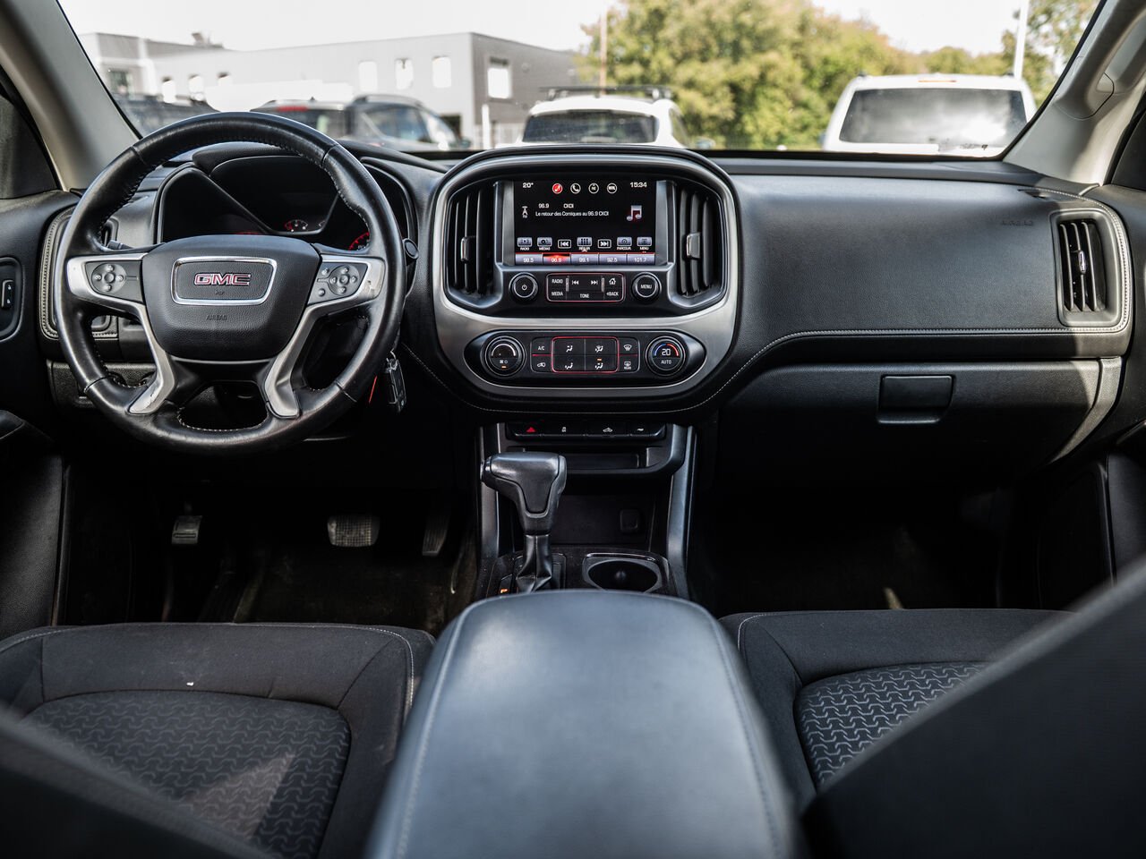 GMC Canyon 2016 Rouge Sainte-Julienne - photo #22