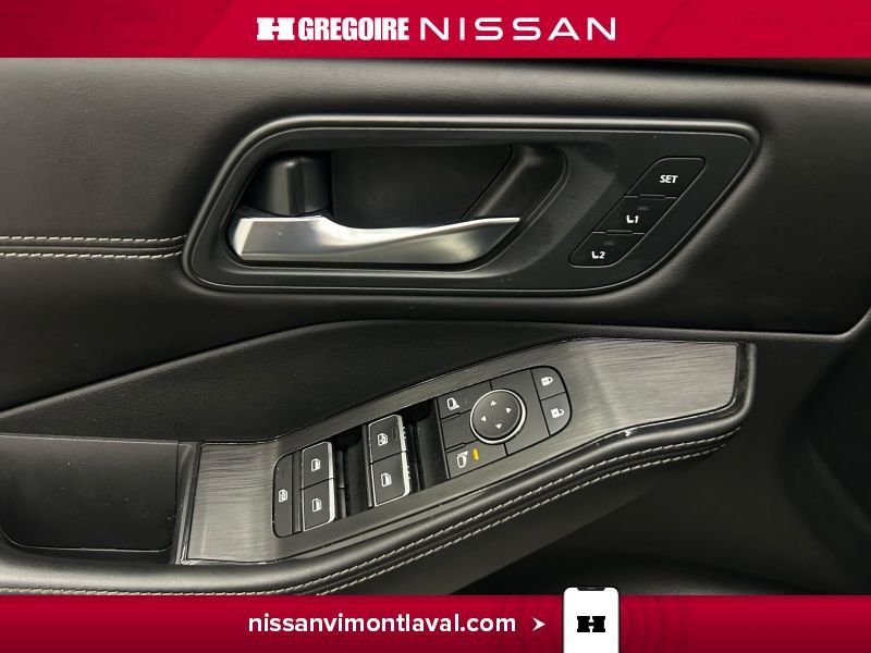 Nissan Rogue 2023 Blanc Laval - photo #18