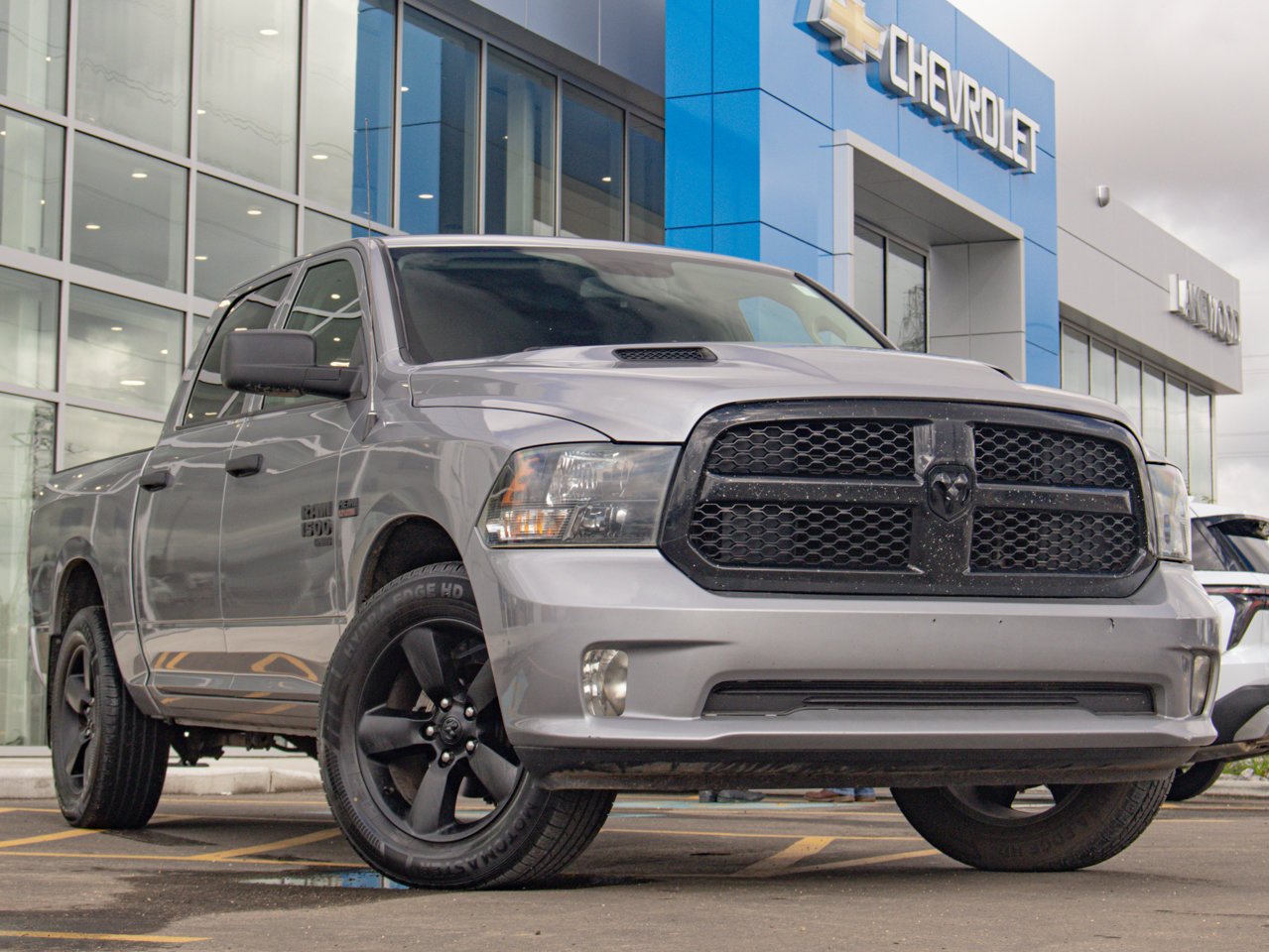 2020 Ram 1500 Classic Express 4x4 Crew Cab 5'7 Box Grey Sherwood Park - photo #13