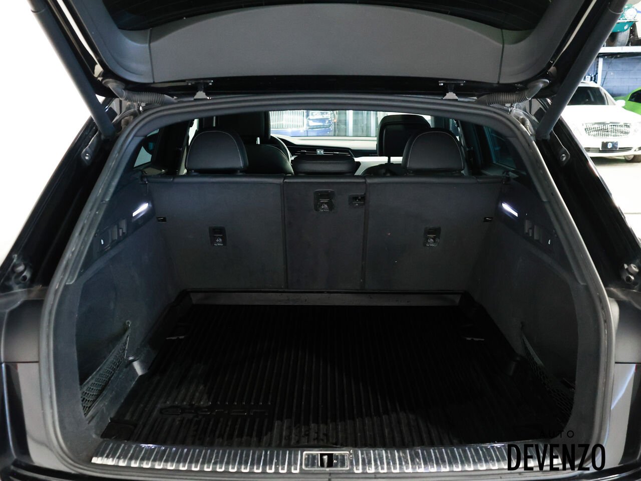 2019 Audi e-tron Black Saint-Eustache - photo #19