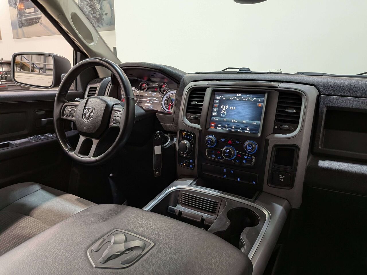 2021 Ram 1500 Classic Express 4x4 Crew Cab 5'7" Box Black Val-David - photo #18